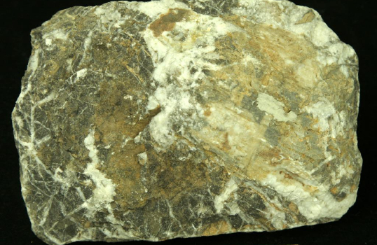 Limestone belongs to what type of rock