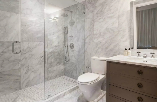 Extremely simple domestic outfit, show the air demeanor